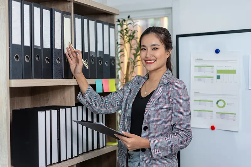 Record Management in a Hybrid Environment Tips for Effective Record Management in a Hybrid Environment